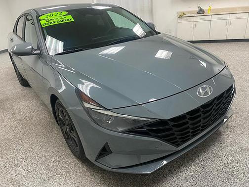 2022 Hyundai ELANTRA SEL