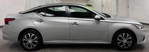 Brilliant Silver Metallic 2019 Nissan Altima 2.5 S