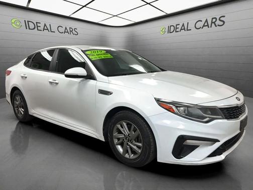 Snow White Pearl 2019 Kia Optima LX