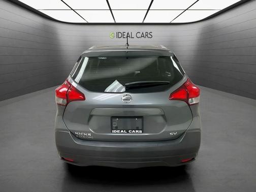 Gun Metallic 2019 Nissan Kicks SV
