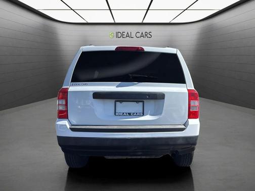 Bright White Clearcoat 2015 Jeep Patriot Sport