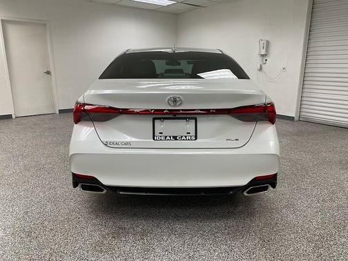 2021 Toyota Avalon XLE