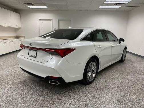 2021 Toyota Avalon XLE