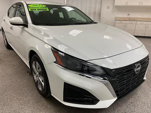 Glacier White 2023 Nissan Altima S FWD