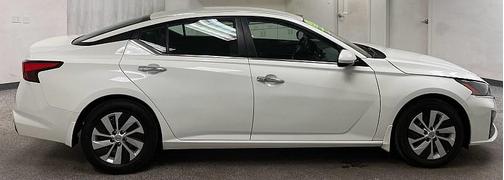 Glacier White 2023 Nissan Altima S FWD