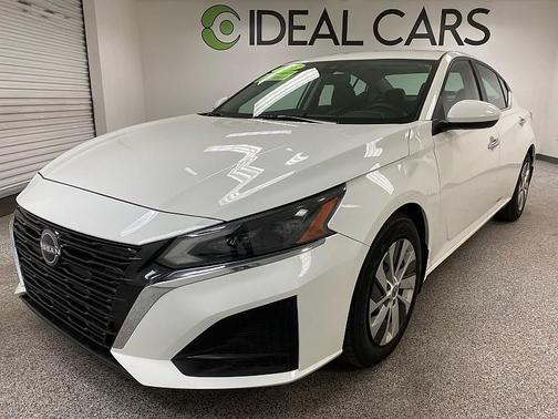 Glacier White 2023 Nissan Altima S FWD