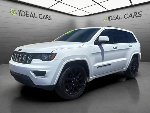 Bright White Clearcoat 2018 Jeep Grand Cherokee Laredo E