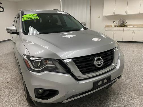 2018 Nissan Pathfinder SV