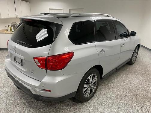 2018 Nissan Pathfinder SV