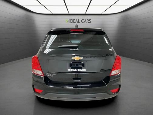 Mosaic Black Metallic 2020 Chevrolet Trax LS