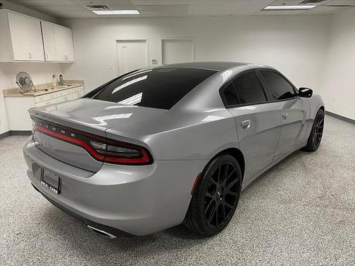 2016 Dodge Charger SE