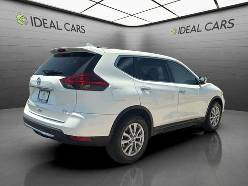 Pearl White Tricoat 2020 Nissan Rogue SV