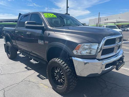 2017 RAM 2500 Tradesman Crew Cab 4x4 6'4' Box