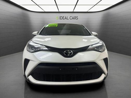 Blizzard Pearl 2021 Toyota C-HR XLE