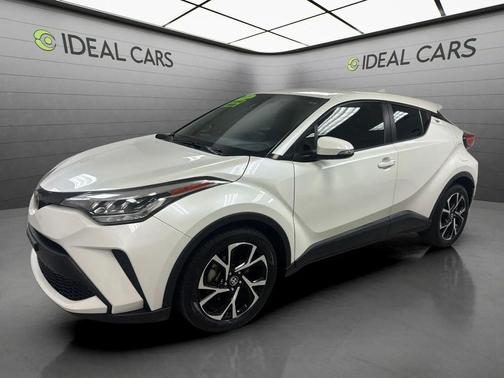 Blizzard Pearl 2021 Toyota C-HR XLE