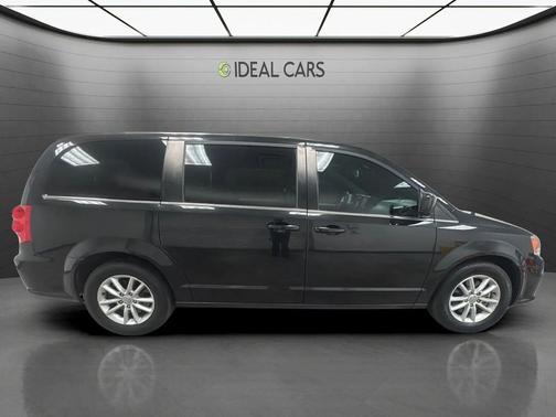 Black Onyx Crystal Pearlcoat 2019 Dodge Grand Caravan SXT