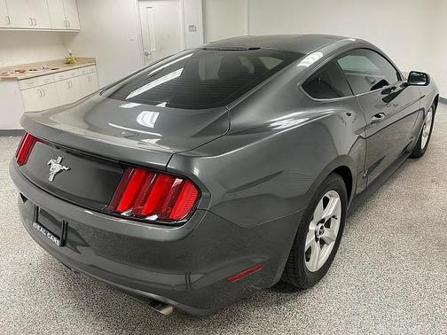 2017 Ford Mustang V6