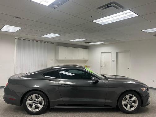 2017 Ford Mustang V6