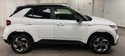 2023 Hyundai VENUE Limited