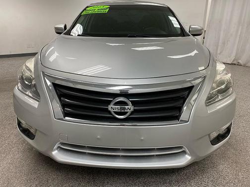 Brilliant Silver 2015 Nissan Altima 2.5 SV