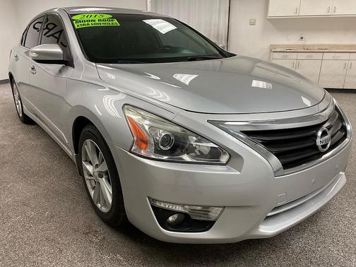 Brilliant Silver 2015 Nissan Altima 2.5 SV