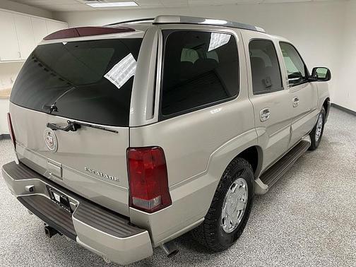 2005 Cadillac Escalade Base