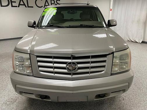 2005 Cadillac Escalade Base