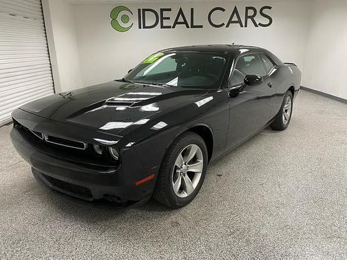 2016 Dodge Challenger SXT