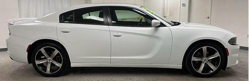 2017 Dodge Charger SE