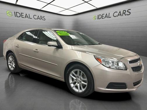 Gold 2013 Chevrolet Malibu 1LT