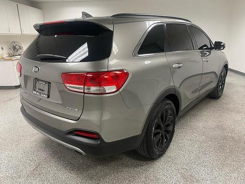 2017 Kia Sorento EX