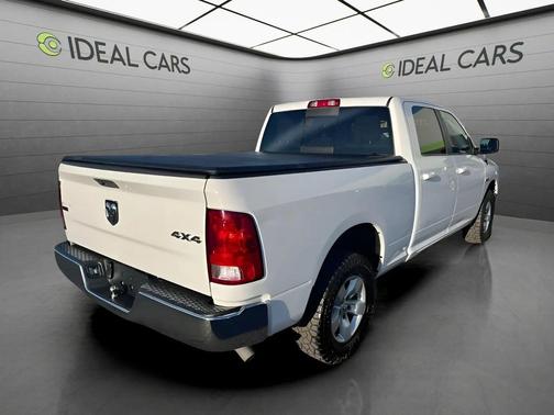 Bright White Clearcoat 2020 RAM 1500 Classic SLT