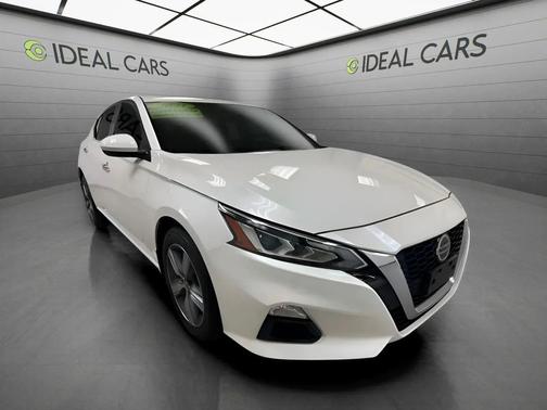 Pearl White Tricoat 2021 Nissan Altima 2.5 SV