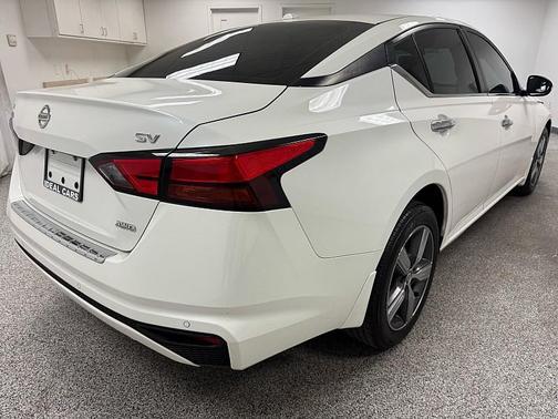 Pearl White Tricoat 2021 Nissan Altima 2.5 SV