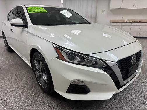 Pearl White Tricoat 2021 Nissan Altima 2.5 SV