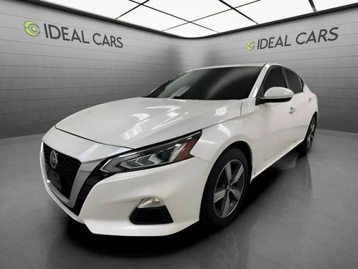 Pearl White Tricoat 2021 Nissan Altima 2.5 SV