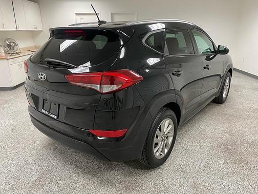 2016 Hyundai TUCSON SE