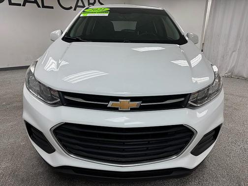 Summit White 2021 Chevrolet Trax LS