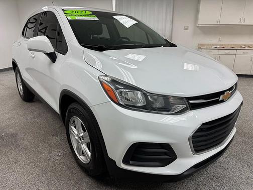 Summit White 2021 Chevrolet Trax LS