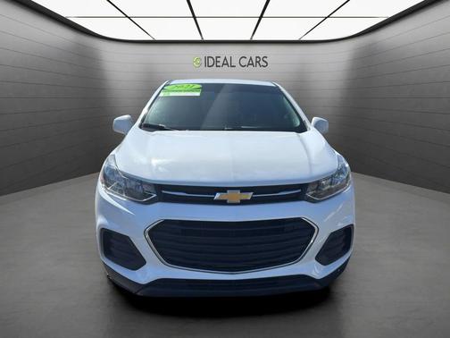 Summit White 2021 Chevrolet Trax LS