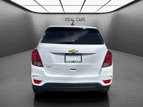 Summit White 2021 Chevrolet Trax LS