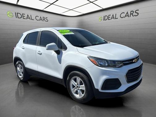 Summit White 2021 Chevrolet Trax LS