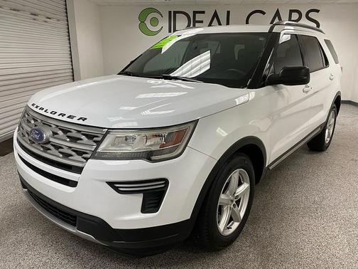 Oxford White 2018 Ford Explorer XLT