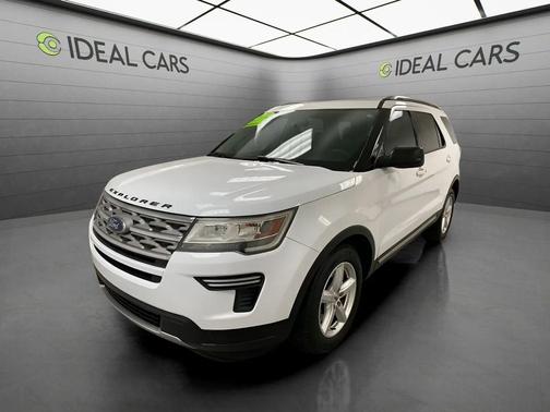 Oxford White 2018 Ford Explorer XLT