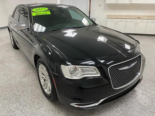 2017 Chrysler 300C Base
