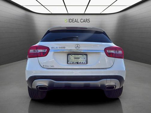 Cirrus White 2018 Mercedes-Benz GLA 250 Base