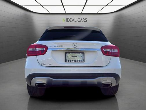 Cirrus White 2018 Mercedes-Benz GLA 250 Base