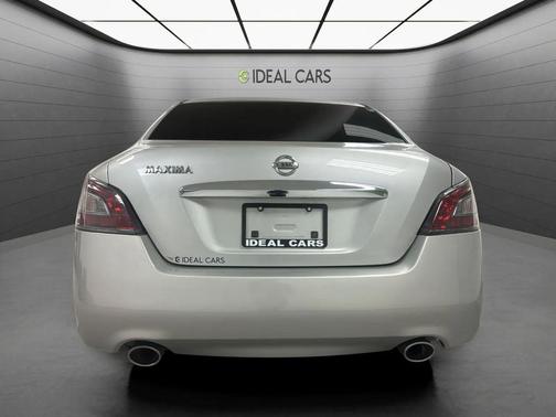 Brilliant Silver 2013 Nissan Maxima SV