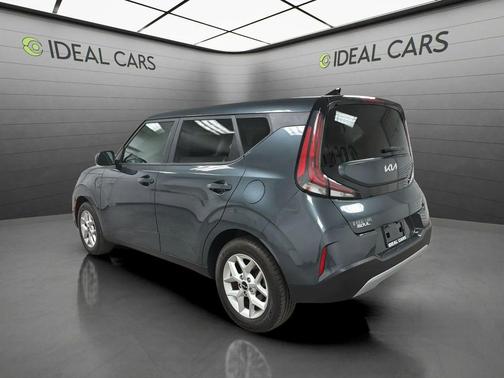 Gravity Gray 2023 Kia Soul LX