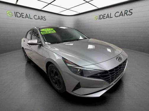 Fluid Metal 2023 Hyundai ELANTRA SE